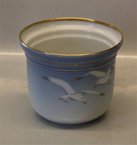 B&G Seagull Porcelain with gold 668 Flower pot (small) 11 x 14 cm
