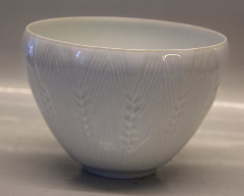 B&G Porcelain B&G 5763 White Bowl with cornheaf relief 10.5 x 15 cm Lisbeth 
Munch-Petersen LM-P