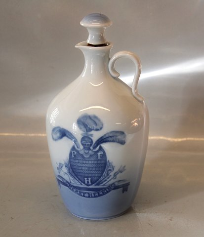 B&G Porcelain B&G Cherry Herring PFH Flask with handle and stopper 22 cm
