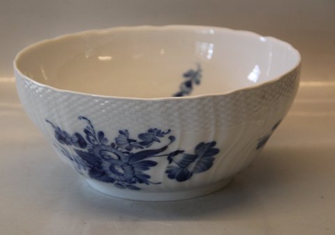 Danish Porcelain Blue Flower curved Tableware 1643-10 Salad bowl, round 10.4 x 
23.5 cm (578)