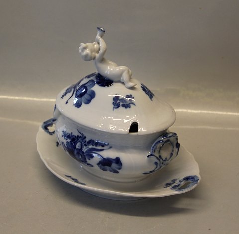 Danish Porcelain Blue Flower curved Tableware 1653-10 Sauce tureen, oval on 
fixed stand with cherub 20 x 24 cm (169-170)
