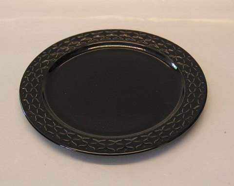 326 Plate 21 cm / 8.25" Palet Cordial Black  Nissen Kronjyden B&G Quistgaard  
Stoneware