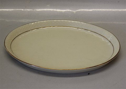 Svejfet #878 cremefarvet stel med guldkant Kgl. 1863-878 Bakke 25 x 18 cm
