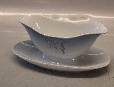 Convalla B&G porcelain : White/blue base, Lily-of-the-valley, form 643 Large 311 
Gravy bowl 3.5 dl (008)