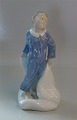Royal Copenhagen figurine 2604 RC Boy with pillows Holger Christensen 17 x 9 cm
