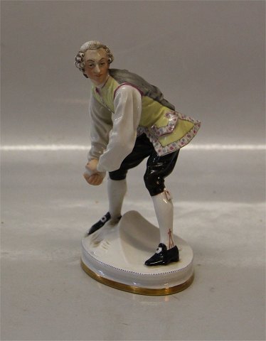 B&G Figurine B&G 8026 Lackey without coat throwing a snowball 15 cm
