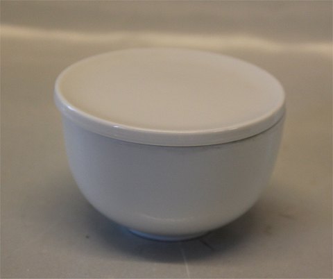 Hvidpot  6280 Lille rund skål  5 x 8 cm med 6317 Låg 8 cm
 Kongelig Dansk porcelæn  Design Grethe Meyer