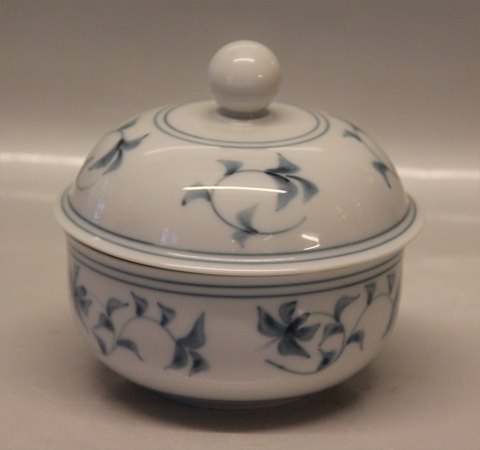 Royal Copenhagen Noblesse 112-15120 Lidded bowl 13 x 13.5 cm