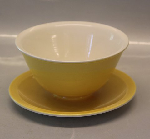 Susanne Yellow Aluminia Faience Gravy boat, round on fixed stand 9 x 17 cm