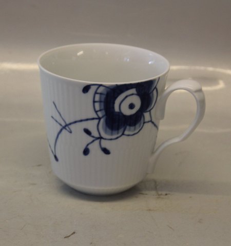 Blue Fluted MEGA Danish Porcelain 104-1 Large mug with handle, 46 cl. 10 cm 
(1016879) Mega Blue
