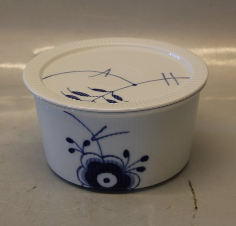 235-1 Round bowl with lid (234) 100 cl ca 8.6 x 16.6  Blue Fluted MEGA Danish 
Porcelain
