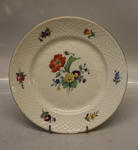 026 Plate 21.5 cm (326) B&G Saxon Flower Creme porcelain