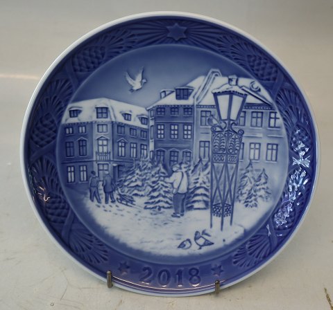 2018 Christmas tree market 18 cm Royal Copenhagen Christmas plate