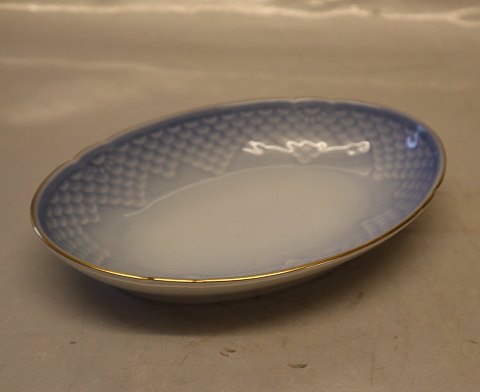 038 Ovalt kagefad 17,5 cm (349) Bing & Grøndahl  Blå tone eller musling med 
guldkant
