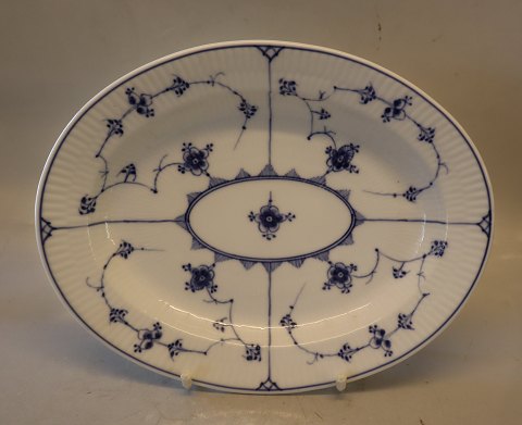 334-1 Platter, oval, thick 31.4 x 34.7 cm pre 1898 Blue Fluted Danish Porcelain