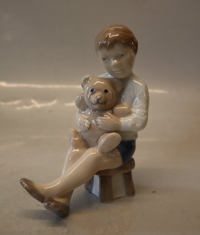 5652 RC Boy with teddy 11.5 cm Sterett Kelsey Royal Copenhagen 
