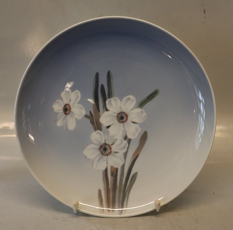 0029-1125 Plate 25.5 cm White Flowers Royal Copenhagen
