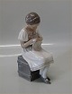 B&G figur 1656 "Grethe"  Strikkende pige 17 cm (RC 414)